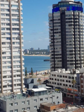 Santos Dumont 805, Punta Del Este